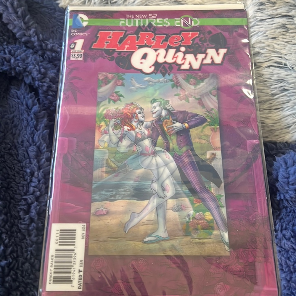 The New 52 futures end Harley Quinn holographic cover